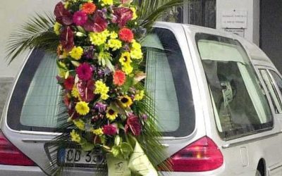 😰 Ha approfittato del funerale per.. Altro…