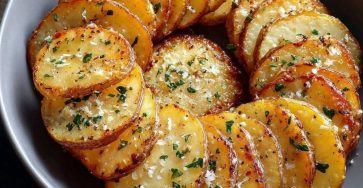 Patate al forno a fette