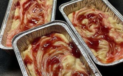 “L’ho preparato lo scorso San Valentino ed è buonissimo! La mia famiglia continuava a mangiarlo e ho dovuto prepararne un altro lotto per regalarlo agli amici, che era il piano originale! Ottima ricetta.”