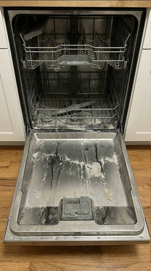 Cose che non dovresti mai mettere in lavastoviglie