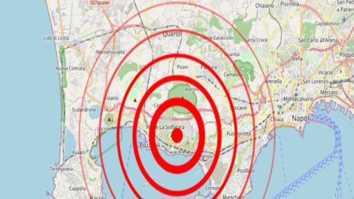 Italia, fortissimo terremoto poco fa: panico e gente in strada (2 / 2)
