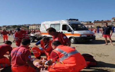 35enne con la figlia di 3 anni in auto sotto il sole: perde la vita abbracciato a lei (1 / 2)