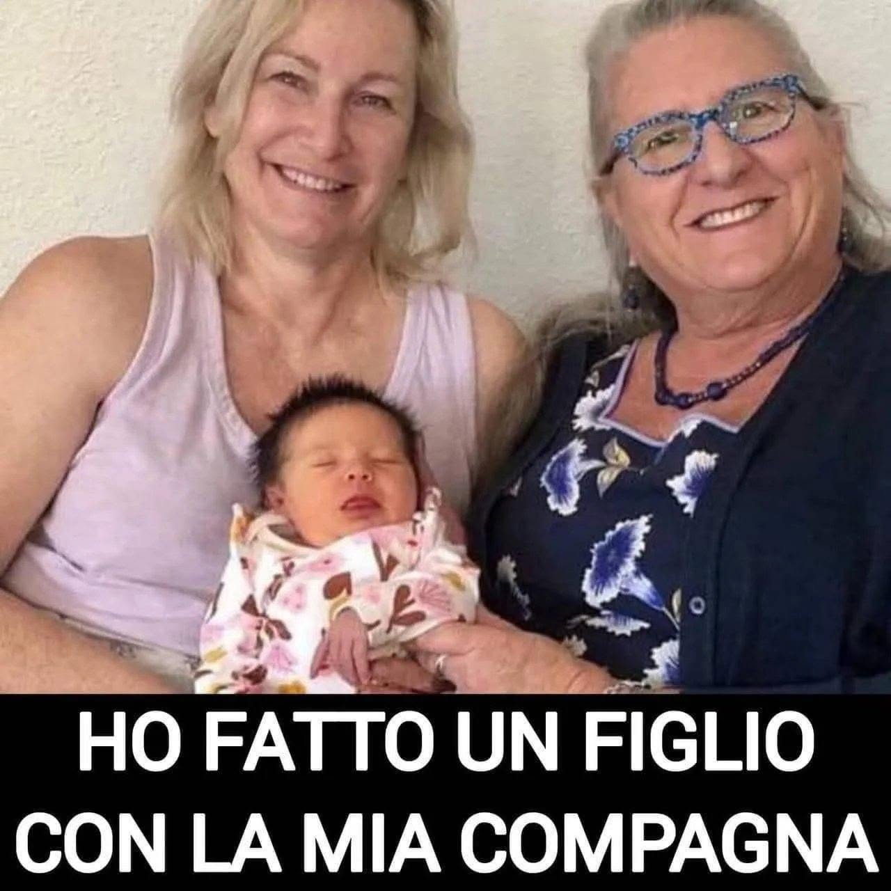 Due donne si sposano e fanno un figlio: “È un dono di Dio” (1 / 2)