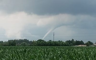😱 Italia, tornado devasta tutto: ecco le impressionanti imm…Altro…