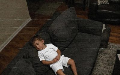 Sono tornato a casa da un viaggio di lavoro e mio figlio di 7 anni mi ha detto: “Non entrare nella mia stanza” – Ovviamente ci sono entrato