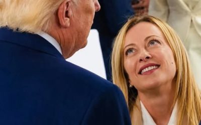 Trump questa volta esagera: pubblica questa foto e scrive… (1 / 2)