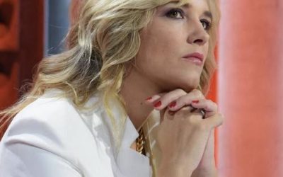 Francesca Barra lascia temporaneamente 4 di Sera Weekend. L’annuncio è arrivato in diretta su Rete 4, tra emozione e commozione.