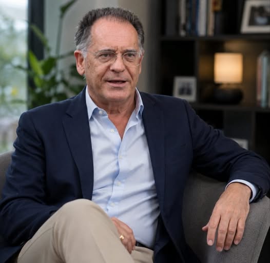 😱 Cecchi Paone: “L’ho fatto in spiaggia per 4 ore, me lo ha m.. Altro…