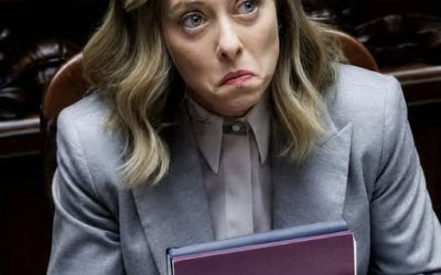 Sapete che lavoro faceva prima di entrare in politica? Faceva la b.. Altro…