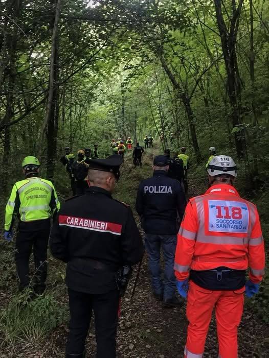 Italia, 28 bambini dispersi: i soccorritori stann…Altro…