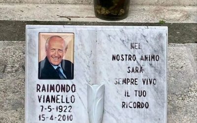 Lapide di Vianello, ma notate il particolare choc: c’è un p…Altro…