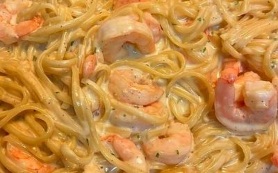 Fettuccine ai Gamberetti Alfredo in Padella: Cremose e Irresistibili 🥰