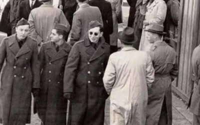 Il dettaglio nella FOTO del 1940 che continua a lasciare tutti perplessi.