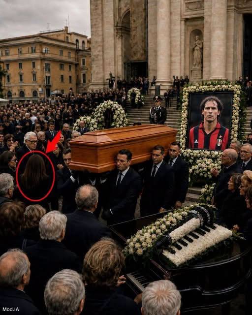 😲 Funerali Franco Baresi, in piazzetta si presenta anche lei: la fi.. Altro…